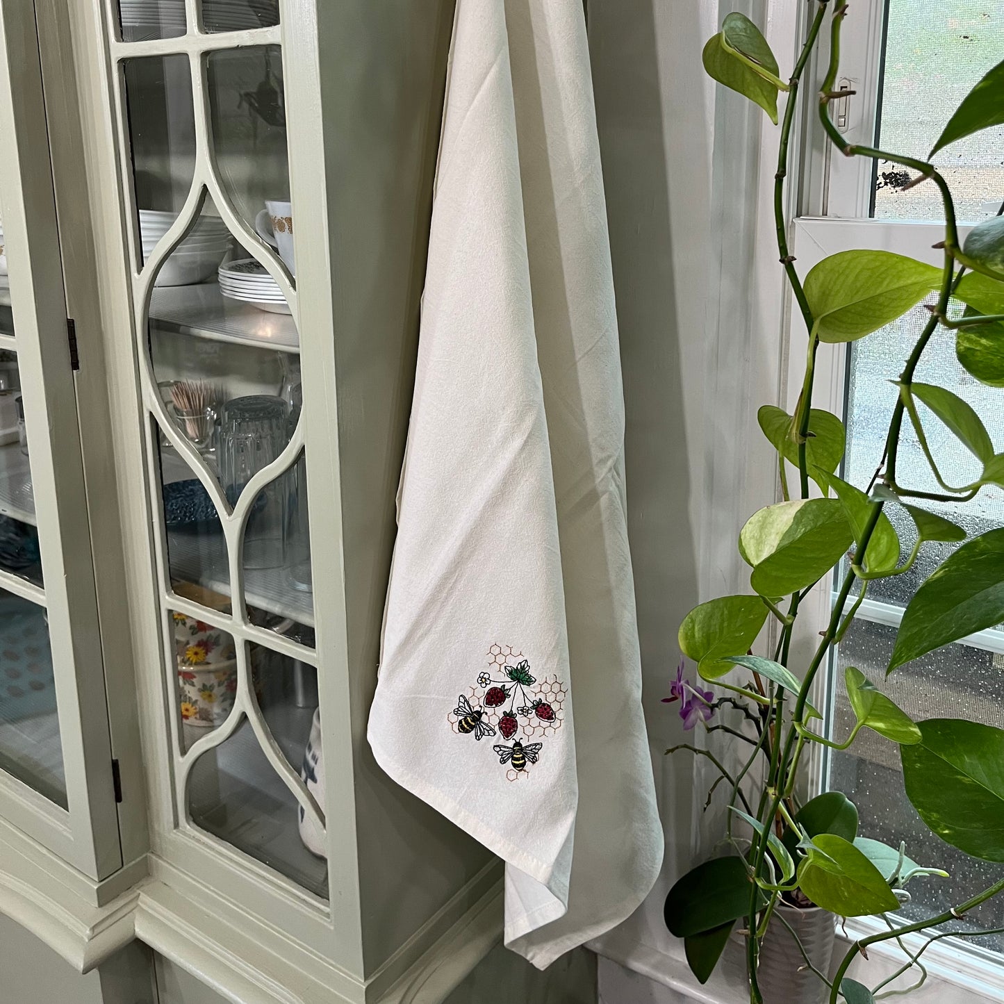 Kitchen Towel - Buzzing Bees