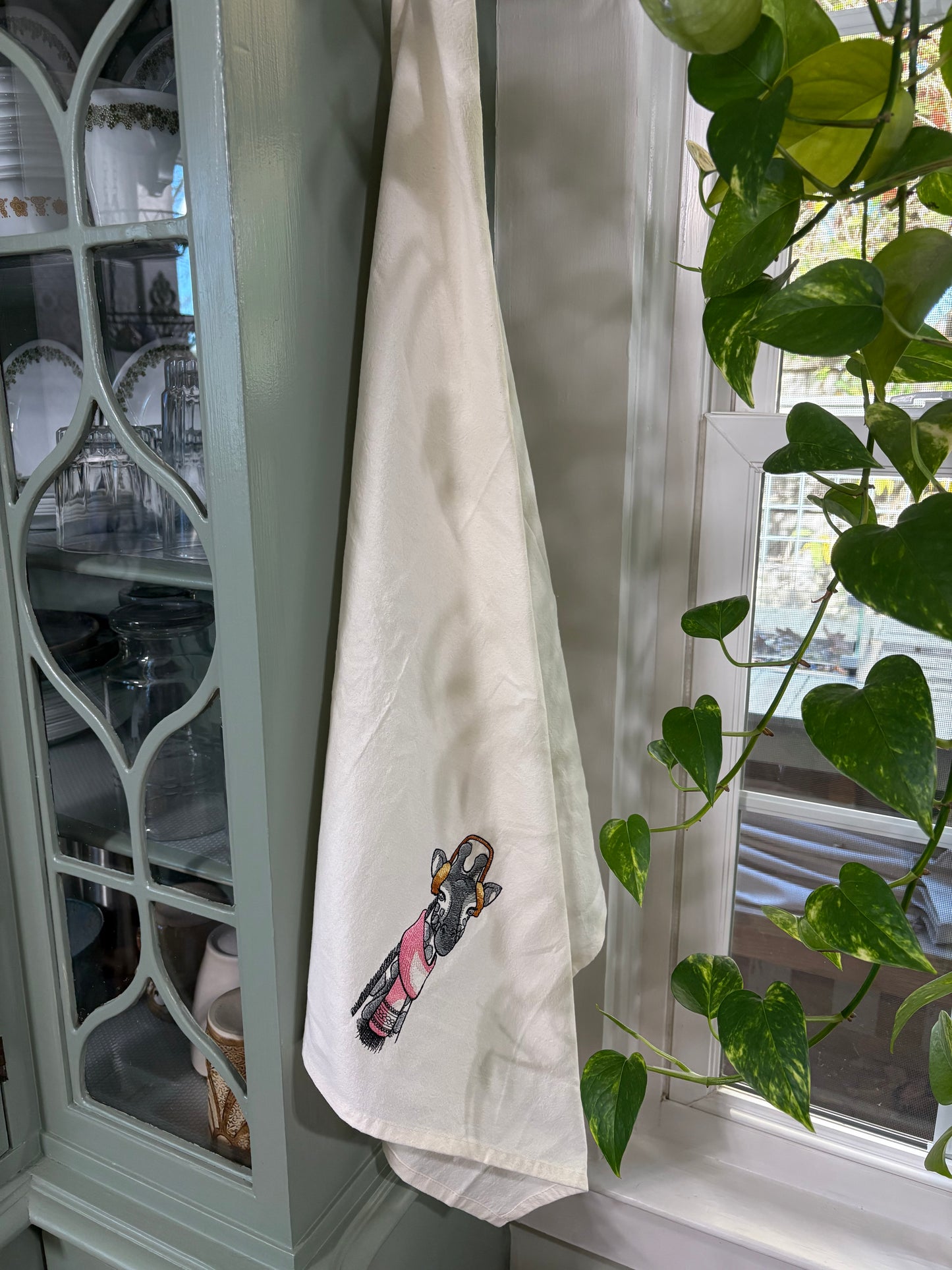 Kitchen towel - Chilly weather giraffe