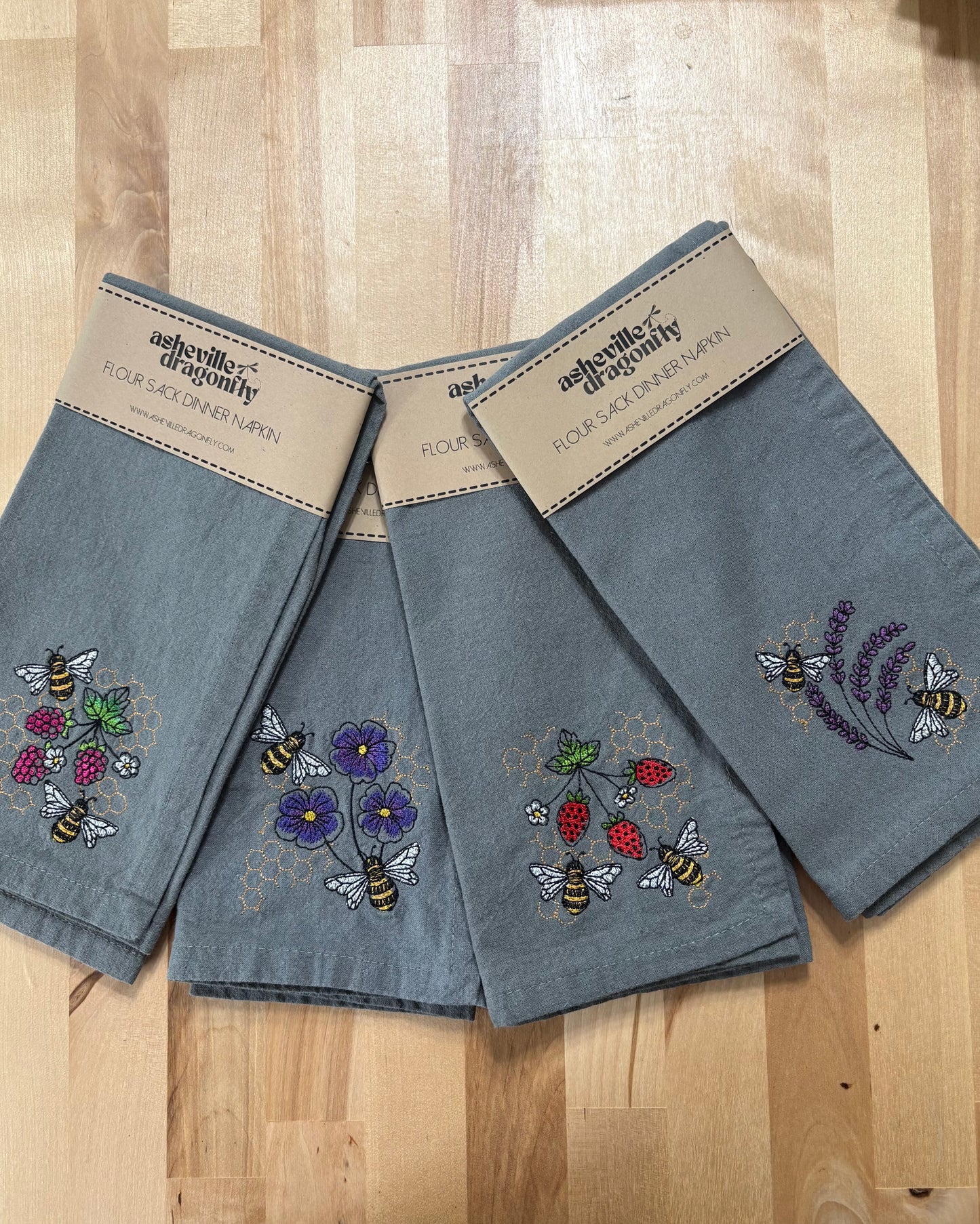 grey buzzing bee napkins