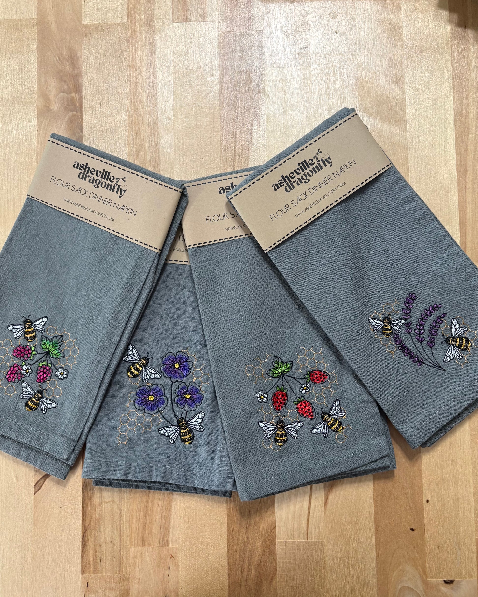 grey buzzing bee napkins
